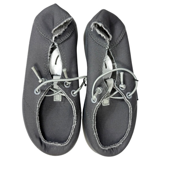 Member’s Mark Kids’ Light-Up Play Shoes – Grey Slip-On Sneakers – Size 10 - Picture 7 of 12